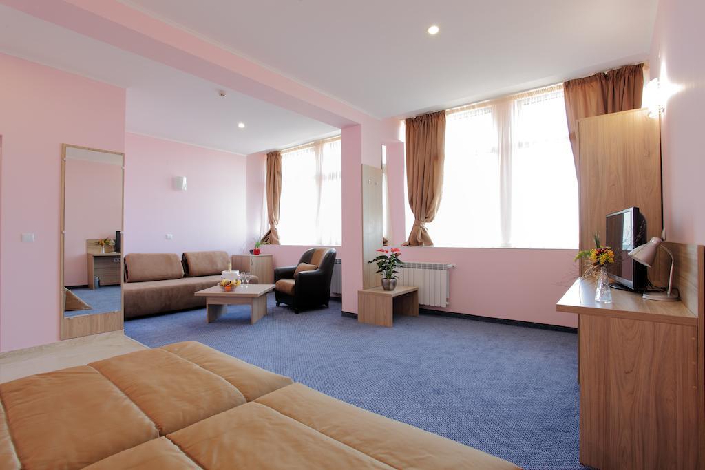 Teodora Palace Hotel Ruse Ruang foto