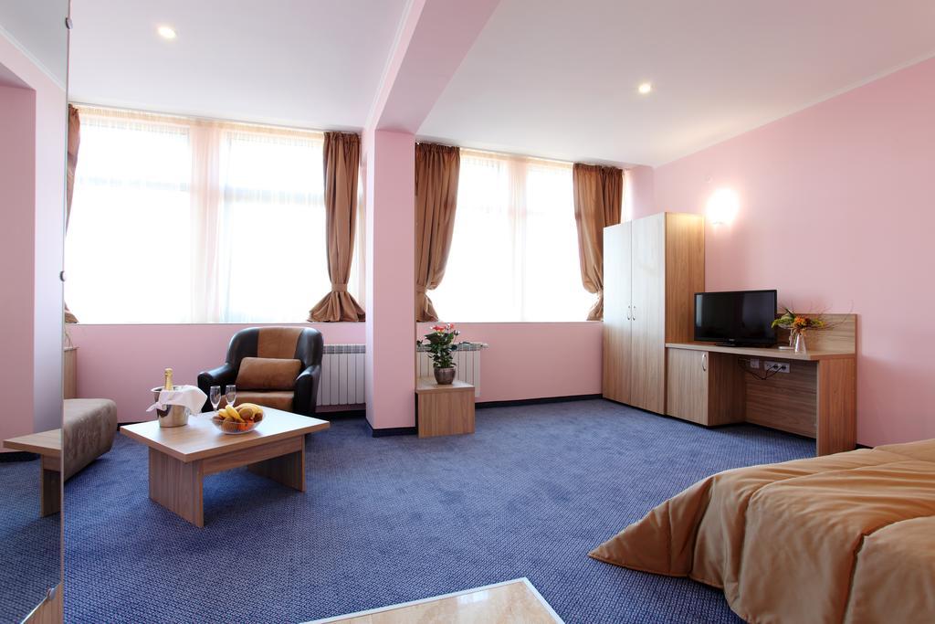 Teodora Palace Hotel Ruse Ruang foto
